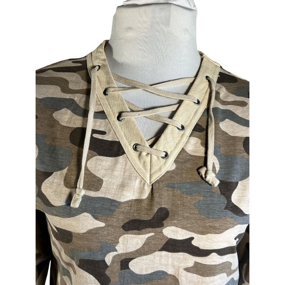 Cabela's Camping Camouflage Women Shirt Size S New with Tags - Picture 4 of 7